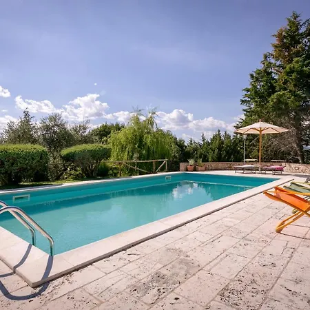 Armaiolo Villa *